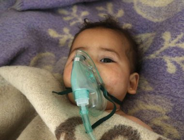 Παγκόσμια κατακραυγή για την αεροπορική επιδρομή με χημικά στη Συρία (φωτό)